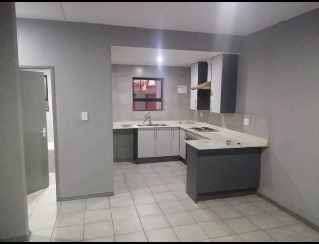 2 BEDROOM APARTMENT FOR SALE IN WITPOORTJIE